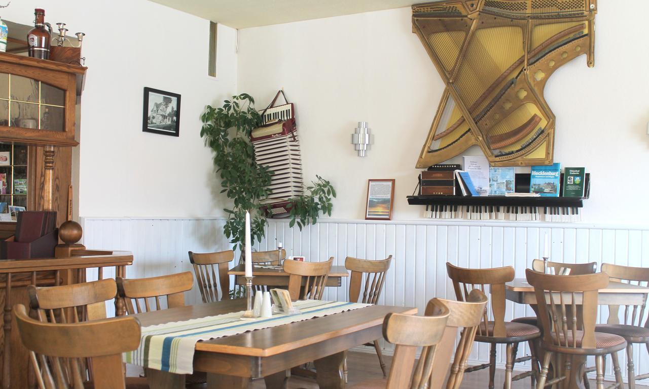 Hotel Ratscafe Ueckeritz Dış mekan fotoğraf